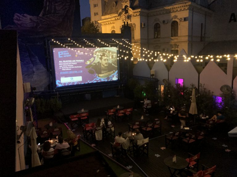 ‘Bütün Saadetler Mümkündür’ filmi Bükreşlilerle buluştu