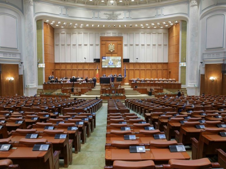 Hükümet göreve devam edecek