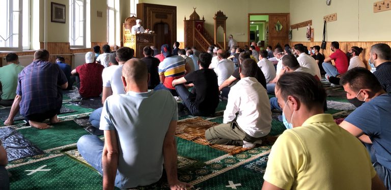 Macaristan’daki Müslümanlar Bayramda Budapeşte’de Buluştu