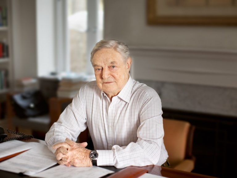 Soros, Trump’a ‘güvenilir dolandırıcı’ dedi