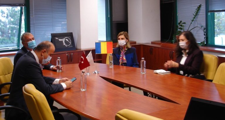 ‘Maske öldürüyor’ protestosu