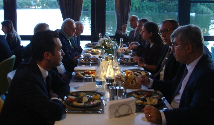 34 Türk firması Bükreş’te yemekte buluştu