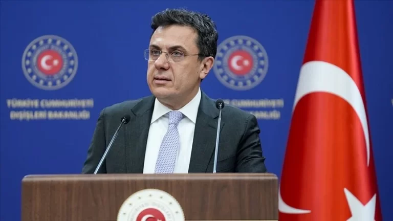 AKKA can çekişiyor