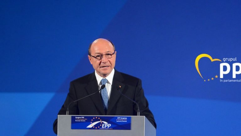 AP’de konuşurken Basescu’nun mikrofonunu kapattılar