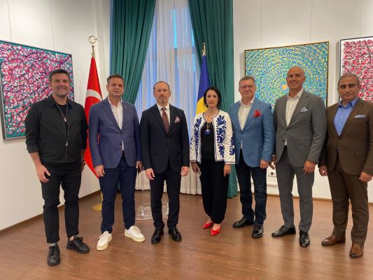 Akın Ekici Bükreş’te resim sergisi açtı