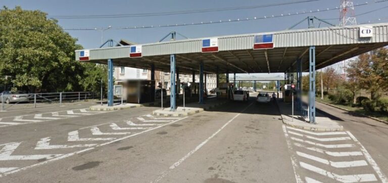 Albita Gümrüklerinde silah ve roketatar dolu bir kamyon bulundu