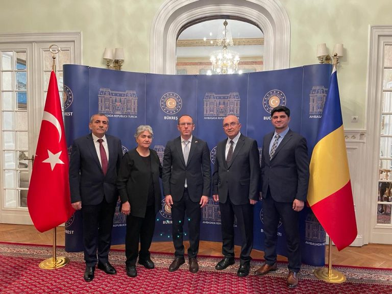 Alevi Kültür Merkezi yönetimi Büyükelçi Altan’ı ziyaret etti