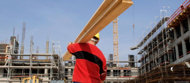 Almanları Doğu Avrupalı göçmenler de kurtaramadı
