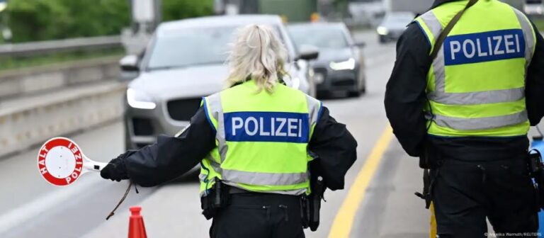 Almanya sınırlarında kontrolleri artırıyor