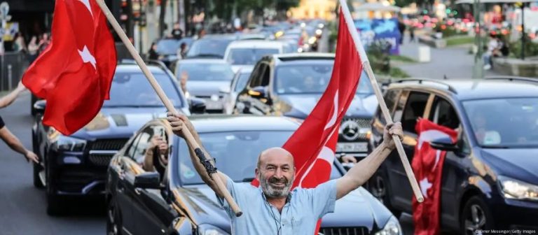 Almanya’da toplam seçmenin yüzde 2’ye yakını Türk