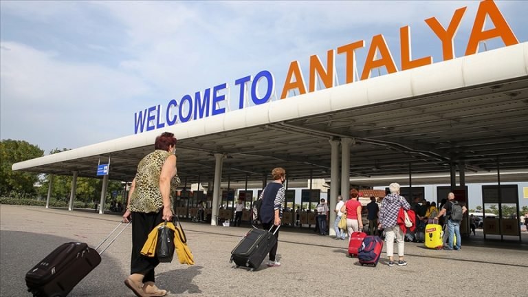 Antalya 7 milyon turist ağırlıyor