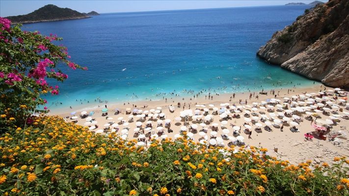 Antalya, tüm zamanların en yüksek ekim ayı ziyaretçi rekorunu kırdı