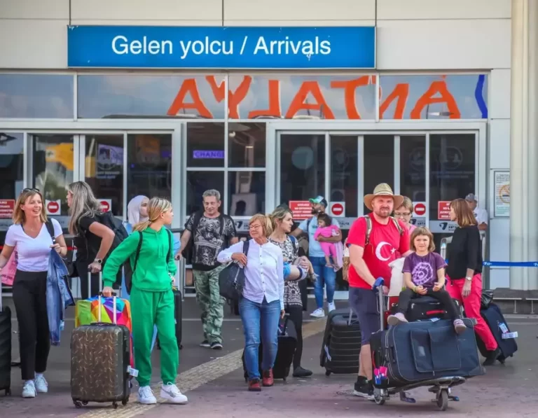 Antalya’da, yıl sonuna kadar 17 milyon turist hedefine ulaşacak