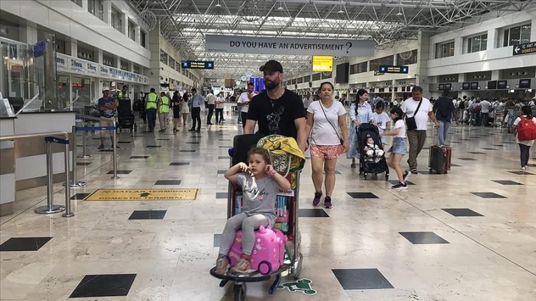 Antalya’ya hava yoluyla gelen turist sayısı 9 milyonu aştı