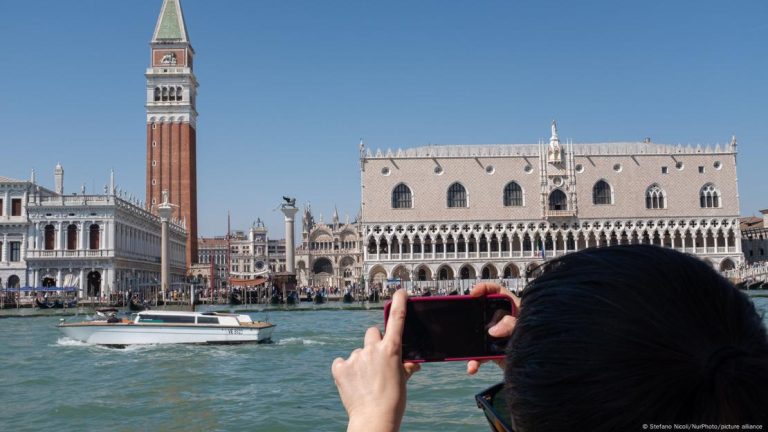 Avrupa kentlerinin turist akınıyla sınavı