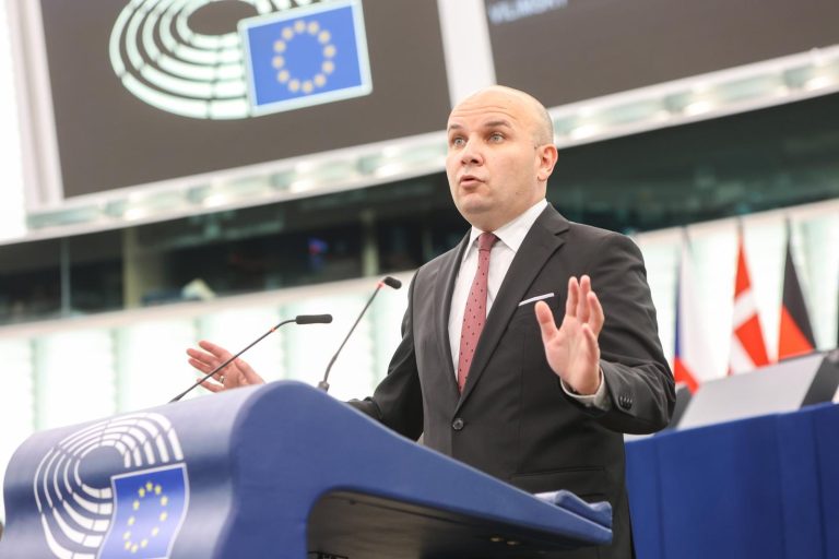 Avrupa Parlamentosu’na giren Bulgaristan milletvekilleri açıklandı