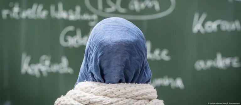 Avusturya’da başörtüsü yasağı için ek önlemler paketi