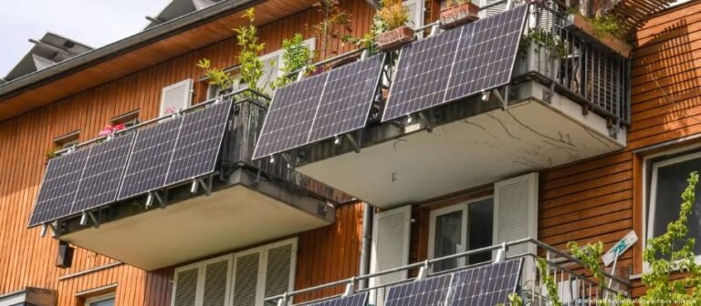 Az güneşli Almanya’da balkon güneş panellerine ilgi artıyor