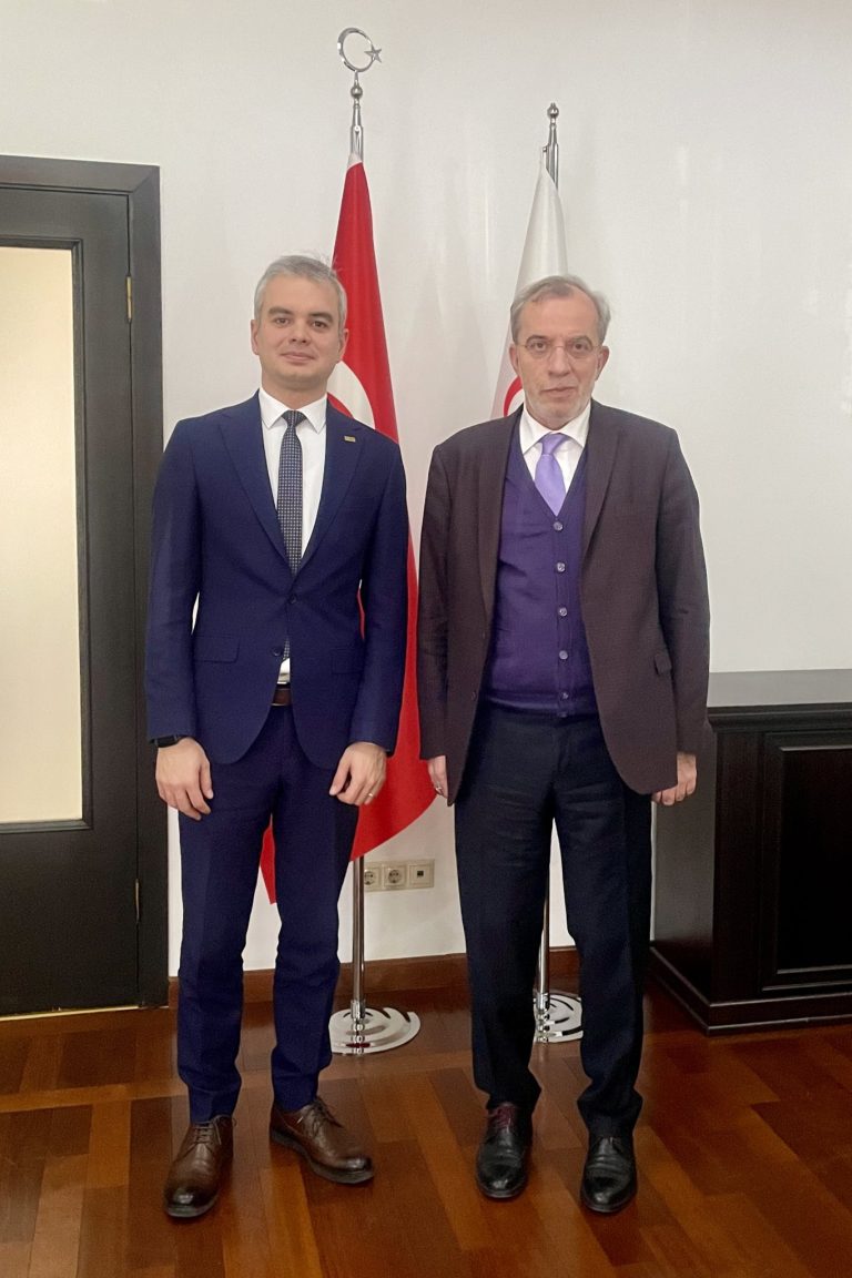 Bakan Fidan’ın Başdanışmanı Dönmez TİKA Bükreş Bürosunu ziyaret etti