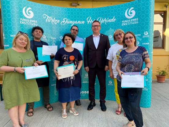 Bükreş Yunus Emre Enstitüsünde Sertifika Heyecanı