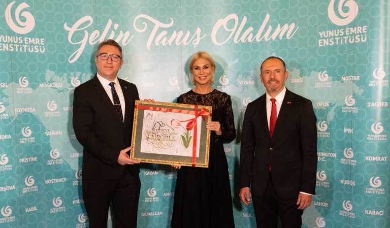 Bükreş Yunus Emre Enstitüsü’nden çifte kutlama