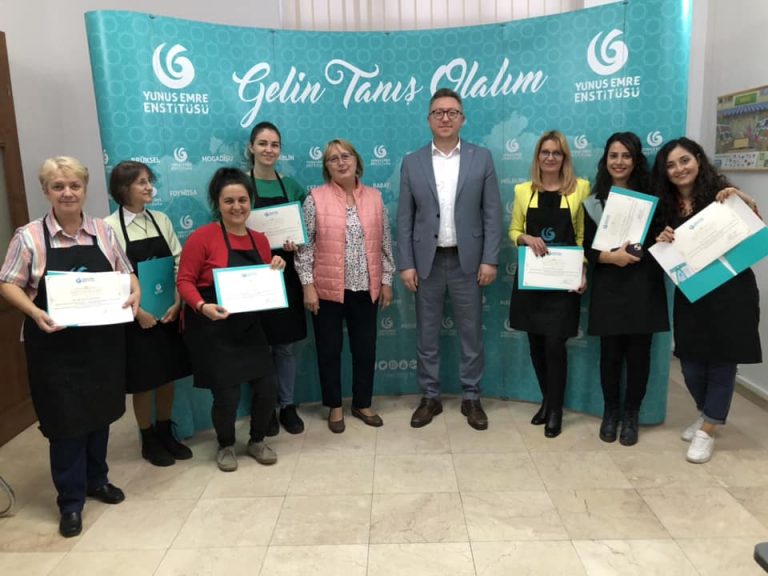 Bükreş Yunus Emre Enstitüsünde Sertifika Heyecanı