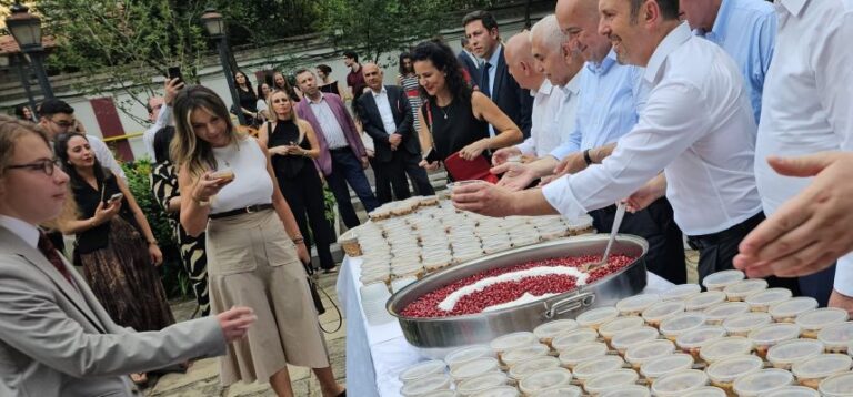 Bükreş’te aşure günü buluşması