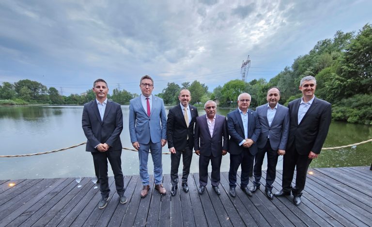 BÜKREŞ’TE ELAZIĞ DÜĞÜNÜ