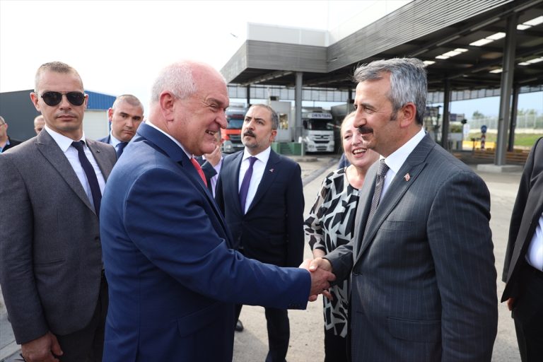 Bulgar Başbakan Edirne Valisi ile görüştü