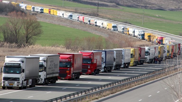 Bulgar sınırında yine TIR Kuyruğu