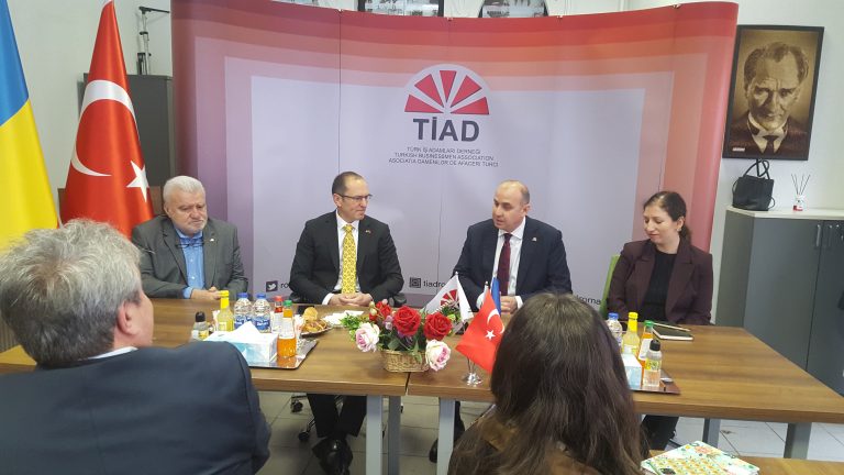 Büyükelçi Altan, TİAD’ı ziyaret etti
