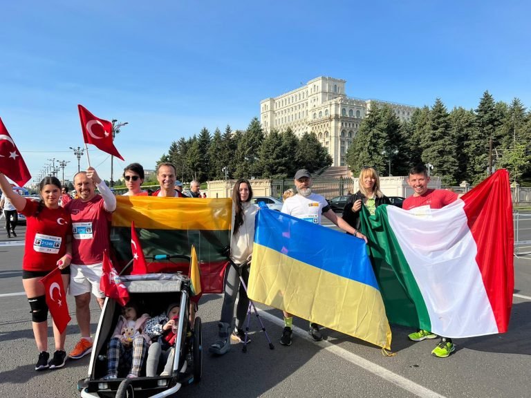 Büyükelçi Altan, çocuk hastanesi için koştu