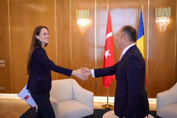 Büyükelçi Altan, Dışişleri Bakanı Țoiu ile görüştü