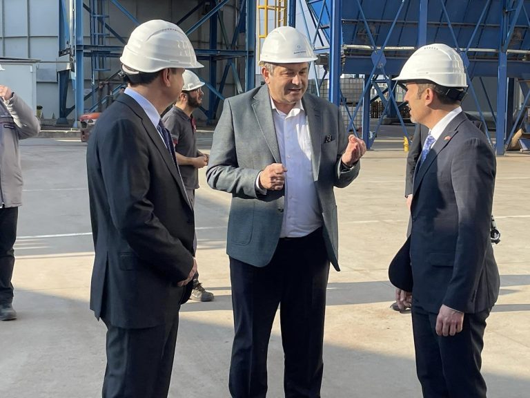 Büyükelçi Altan, Argeş’te Türk firmalarını ziyaret etti