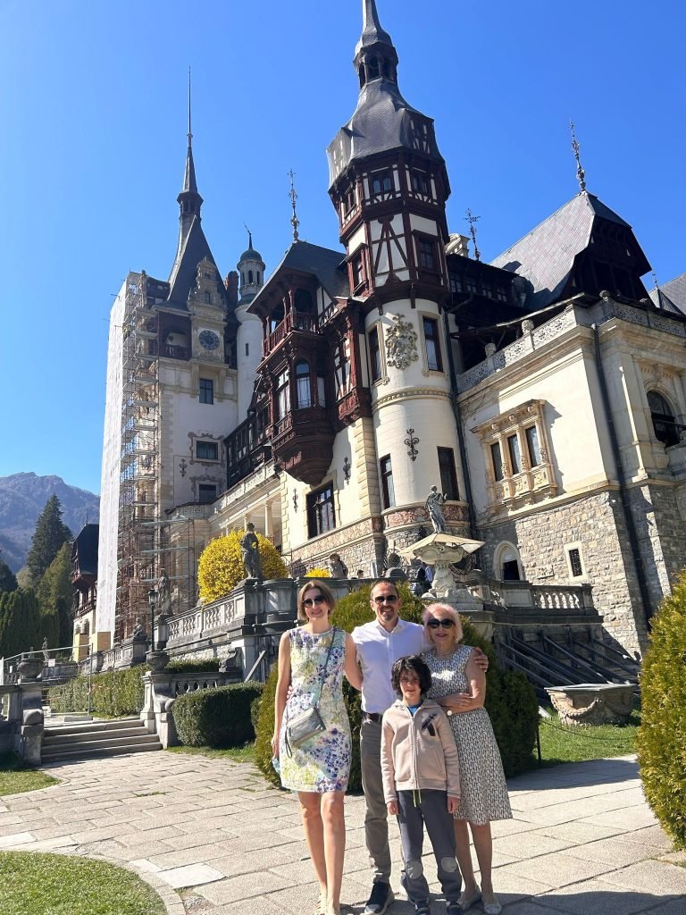 Büyükelçi Altan, Peleş Kalesini gezdi