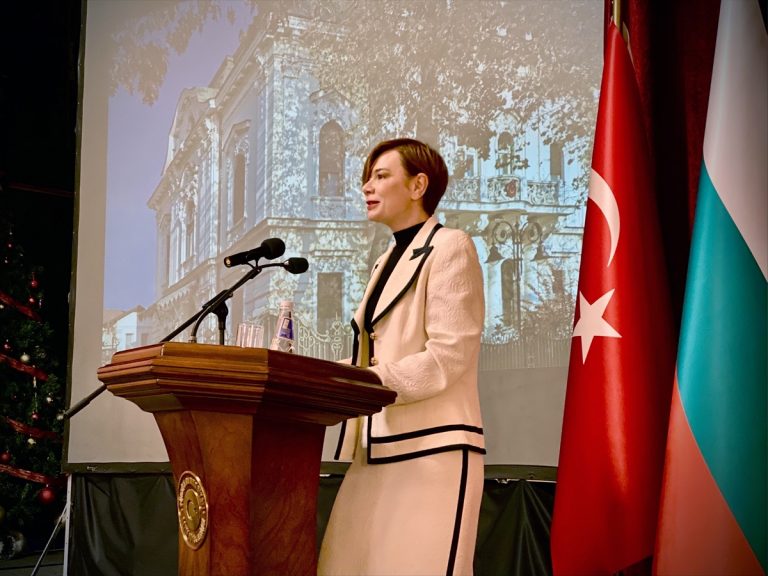 Bulgaristan’da Büyükelçilik konutu kitaplaştırıldı
