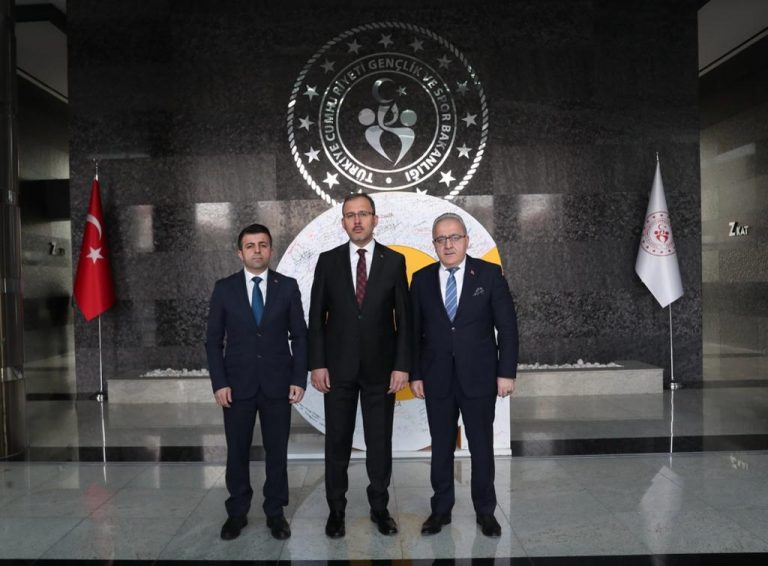 Depremzedeler yararına özel futbol maçları düzenlenecek