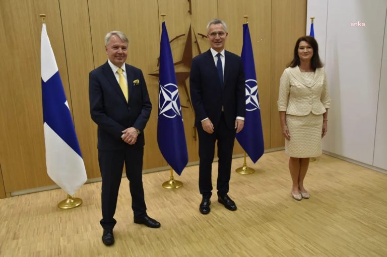 Finlandiya ve İsveç’e Romanya’dan açık destek