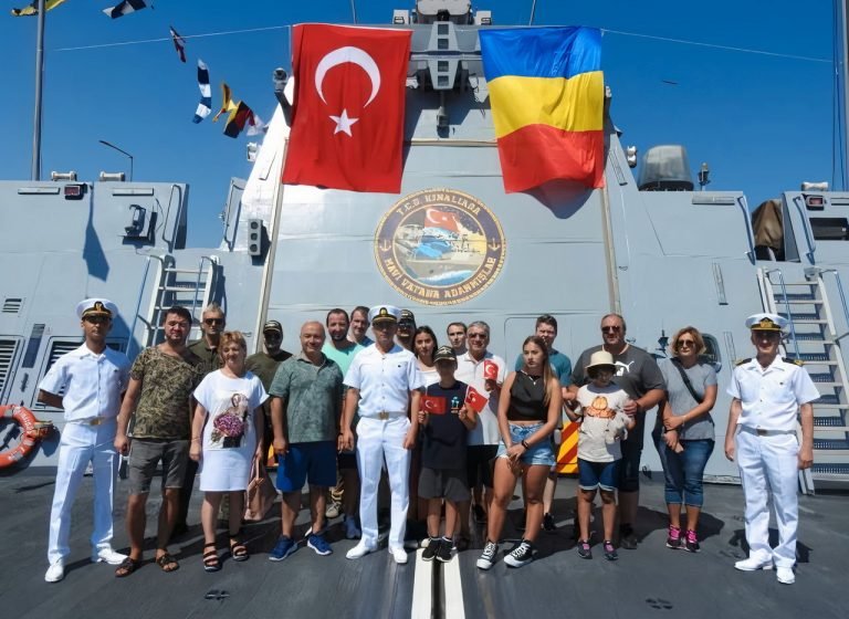 Fransa’dan korvet alımını iptal eden Romanya’ya MİLGEM ziyareti