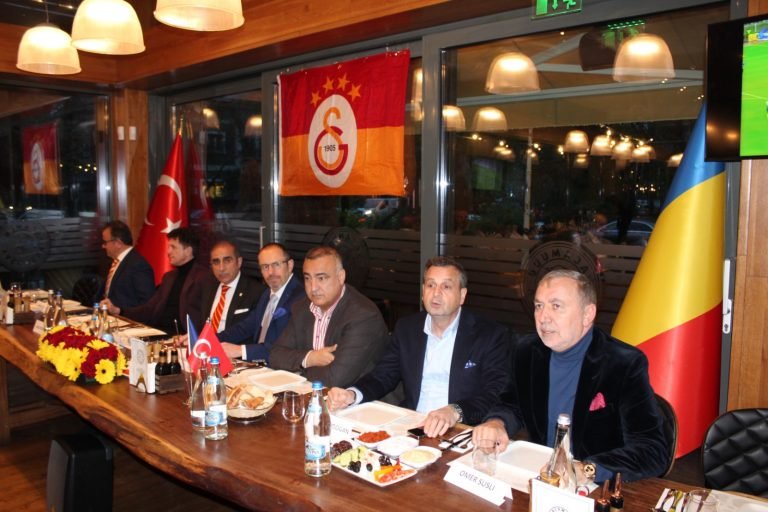Galatasaraylılar Derneği iftar yemeğinden kareler