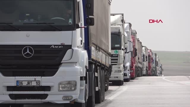 Hamzabeyli sınır kapısında 18 kilometrelik TIR kuyruğu