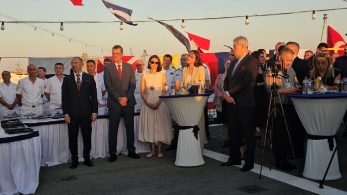 İki askeri gemimiz Köstenceye geldi sayfa 1