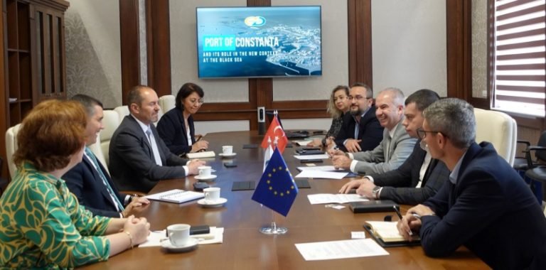 İki ülke arasındaki deniz taşımacılığı bu yıl 3 milyon tonu geçti