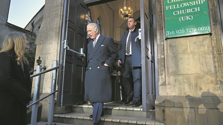 ‘İngiltere’de Hıristiyanlık yok oluyor!’