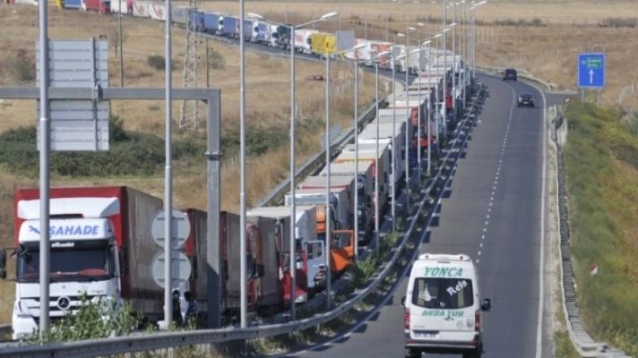 Kapıkule ve Hamzabeyli’de TIR yoğunluğu