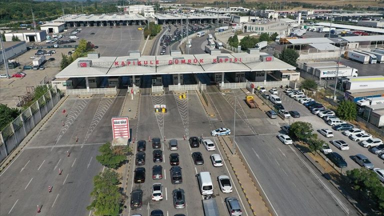 Kapıkule’de 2024’ün araç ve yolcu çıkış rekoru kırıldı