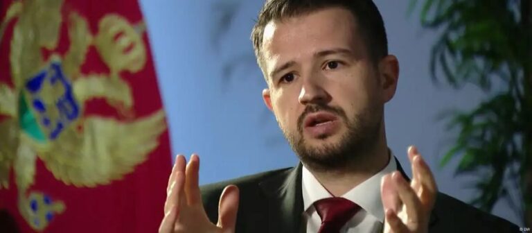 Karadağ Cumhurbaşkanı’ndan hükümetin vize kararına tepki