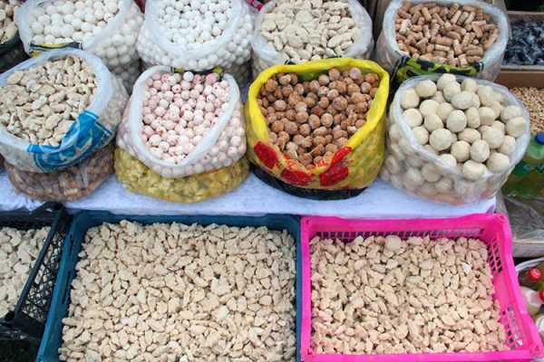 Kırgızistan’da popülerliği artan el yapımı yiyecek: Kurut