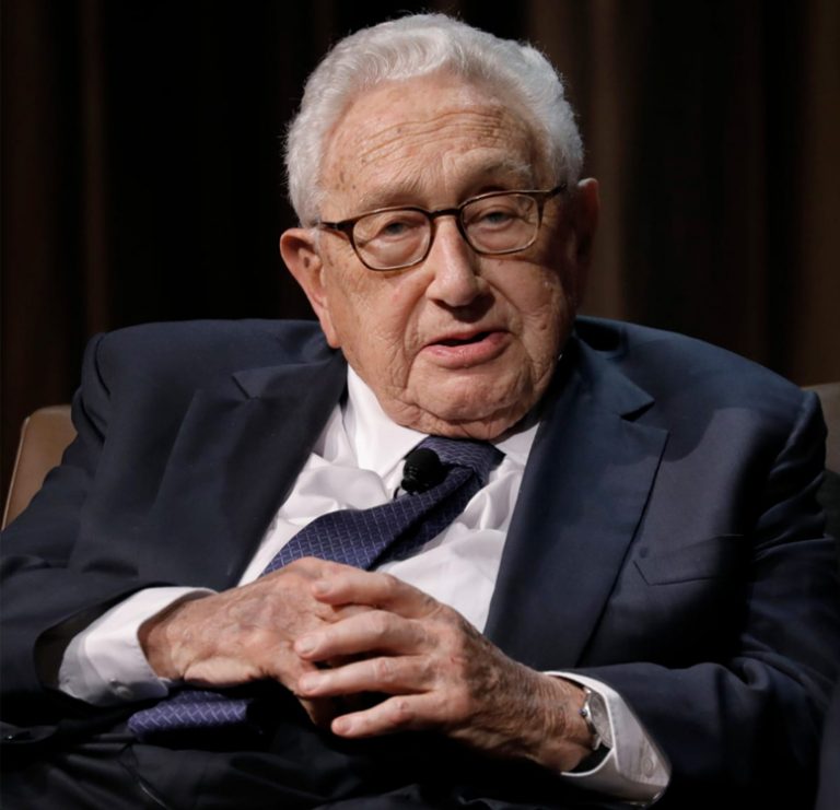 Kissinger: Rusya savaştan sonra birkaç parçaya bölünecek