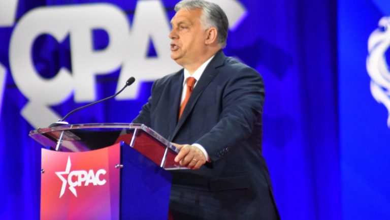 Macar Başbakan’a Teksas’ta büyük alkış